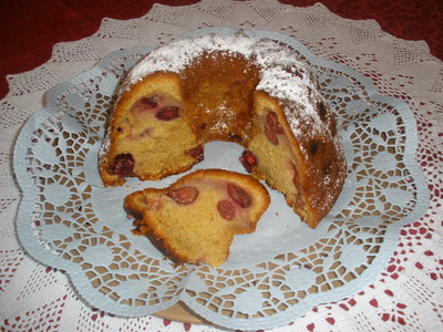 Kirsch - Eierlikör - Gugelhupf Rezept