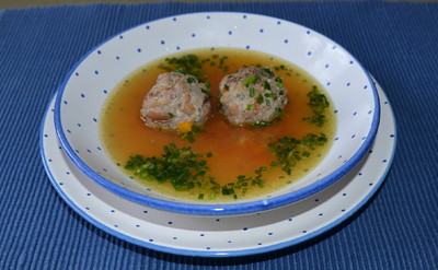 Suppe mit Grammelknöderln Rezept