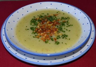 Kartoffelcremesuppe mit gerösteten Kartoffelwürferl Rezept