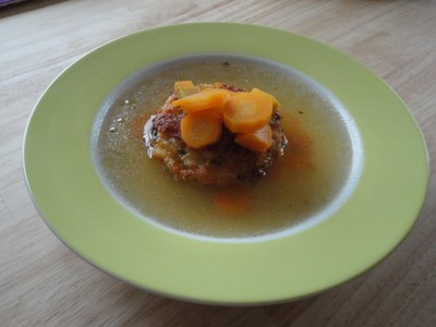 Hühnersuppe mit Kaspressknödel Rezept