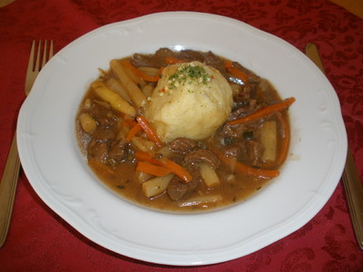 Rindsragout mit Spargel Rezept