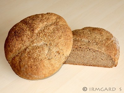 Mischkornbrot mit Sesam Rezept