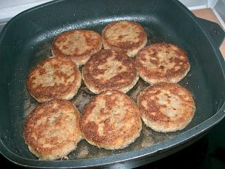 Kartoffelpflanzerl mit Käse Rezept